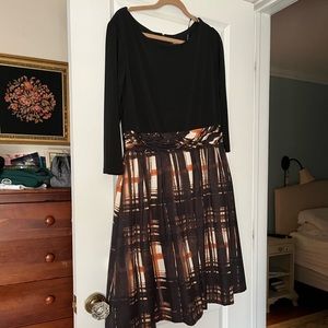 Ellen Tracy dress. Three quarter sleeve dress worn once